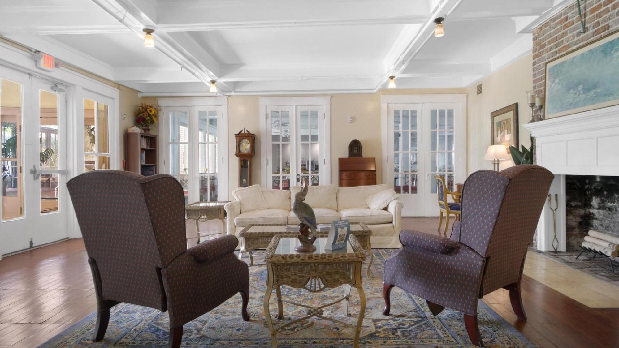 Crystal Bay Historic Hotel سانت بطرسبرج المظهر الخارجي الصورة